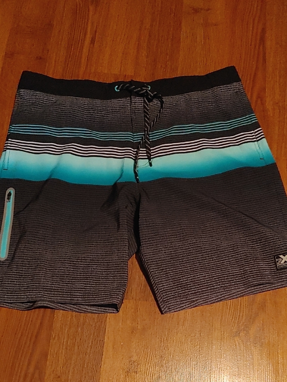 ZeroXposur Men's Gray & Teal Striped Board Shorts Sz LG